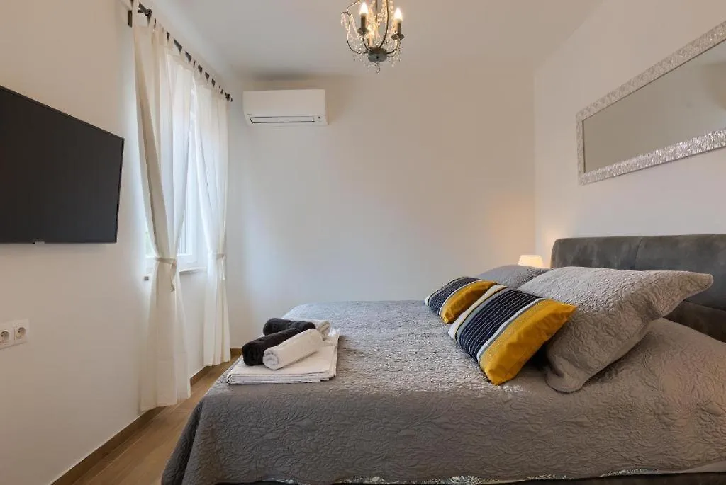 Apartments Dream In Arena 1 Pula Center Free Parking Chorwacja