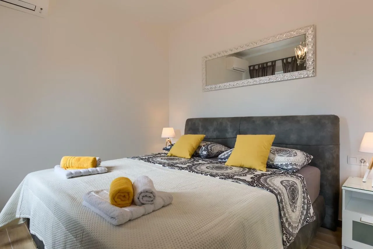 Apartments Dream In Arena 1 Pula Center Free Parking Hırvatistan